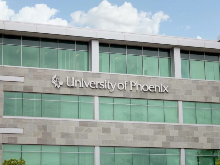 University of Phoenix akreditasi dan reputasi di mata dunia kerja